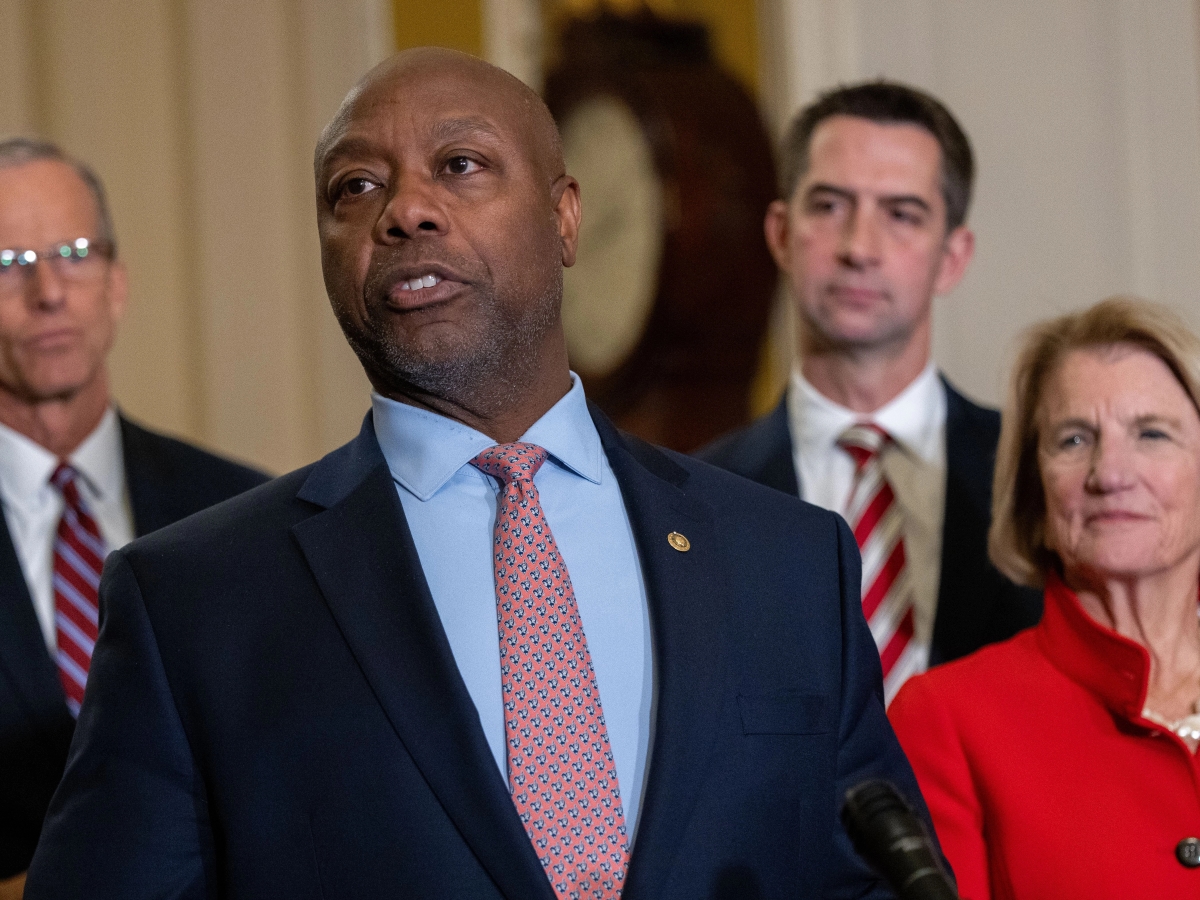 Stablecoin bill advances to full Senate vote with help from Democrats 